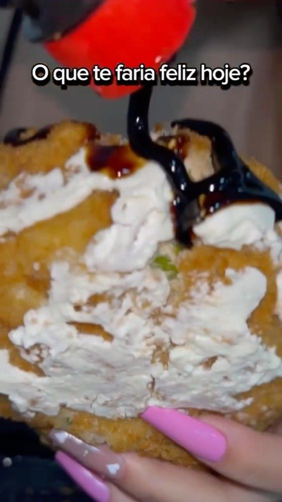 Peças cobertas de cream cheese e molho tarê